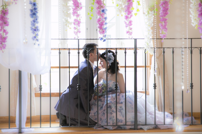 幻想的なキスシーン