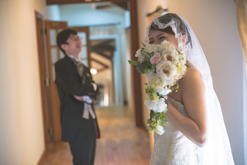 邸宅スタジオの中でお顔隠し♡