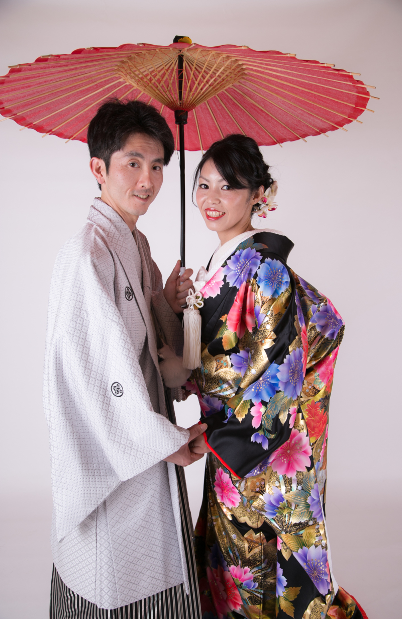 赤の和傘のコントラストがキレイ♪