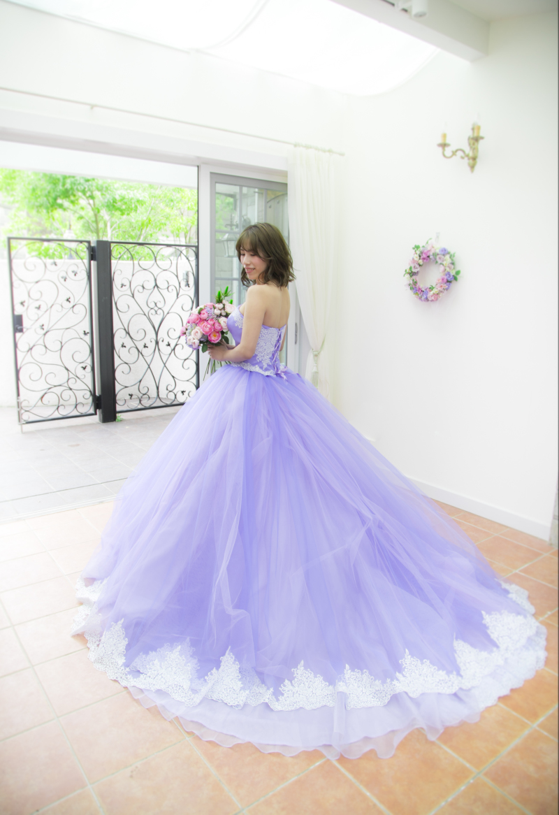 二着目はラヴェンダーパープルのカラードレス♪