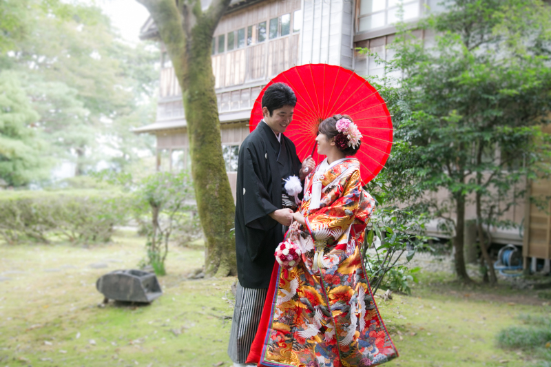 緑がまぶしい庭園で、二人っきりの撮影。。。
