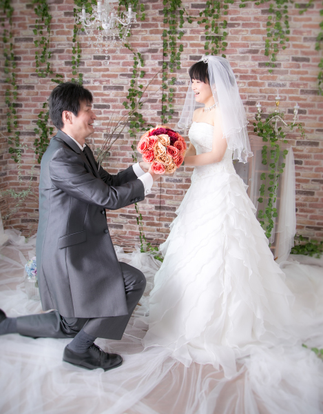 憧れのウェディングドレスでプロポーズショット！