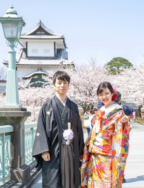 石川門で桜とお城をバックに♪