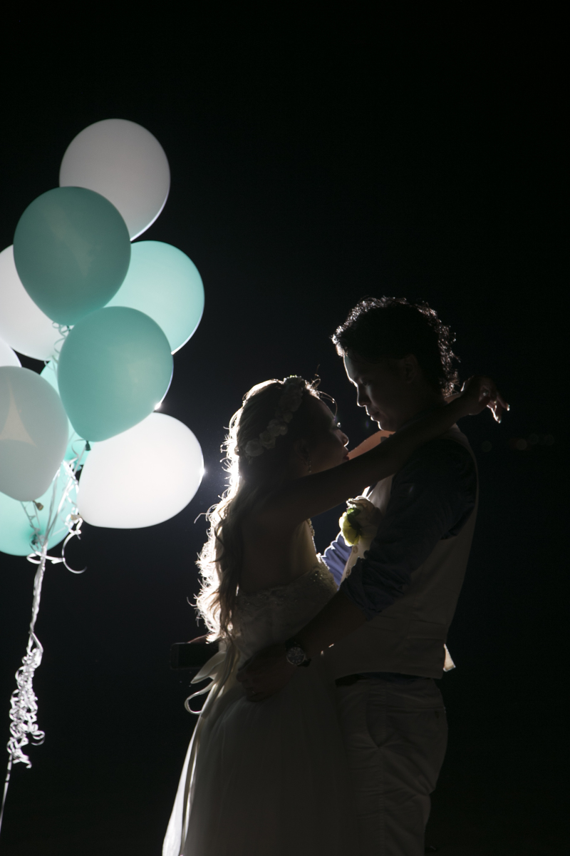 ナイトロケーションでは逆光フォトも♪