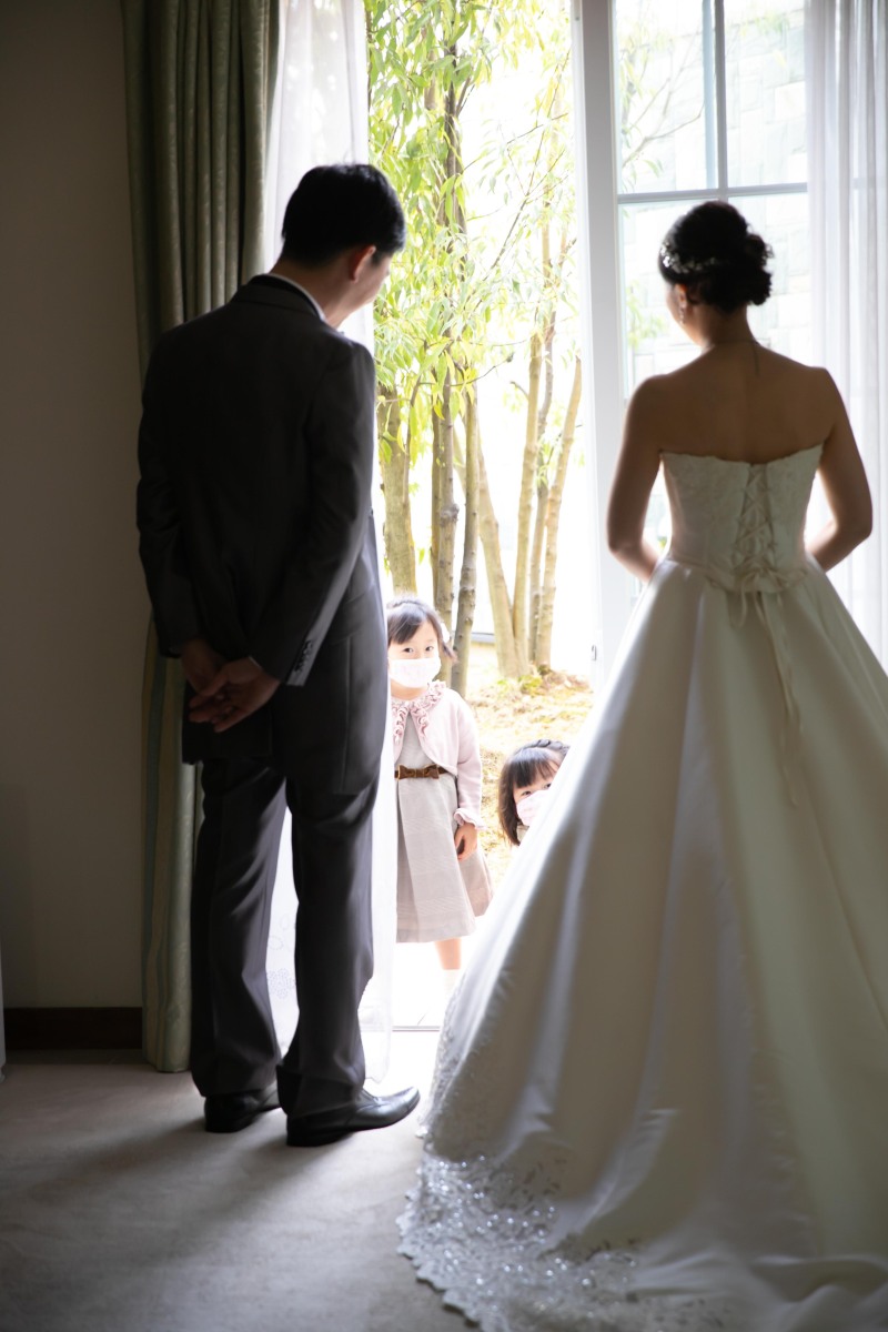 子供たちもブライズルームを除きに来たよ♪