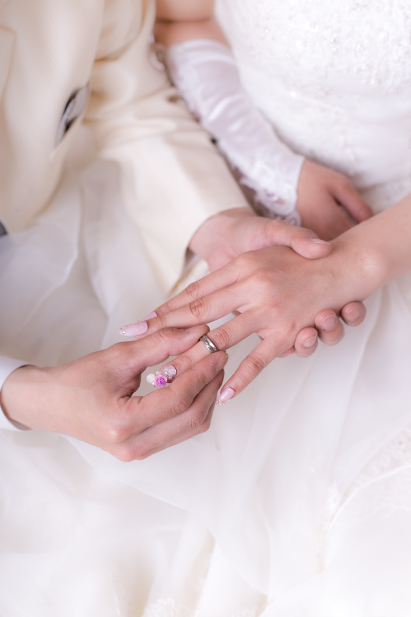 ネイルチップもレンタルして指輪フォト♪