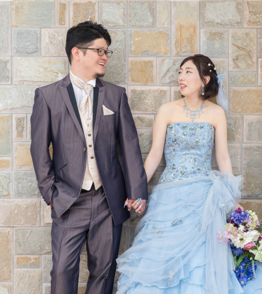 グレーのレンガの壁面で♪