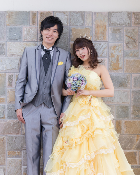 グレーのレンガの壁でおしゃれに♪