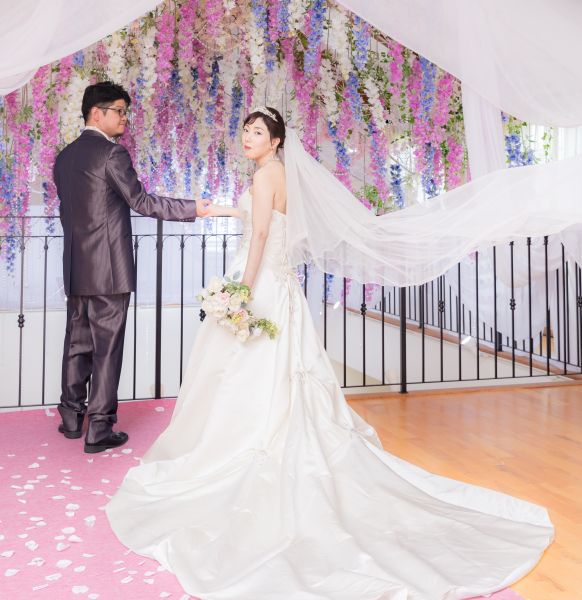 ベールがふわーん♪の振り向きショット！