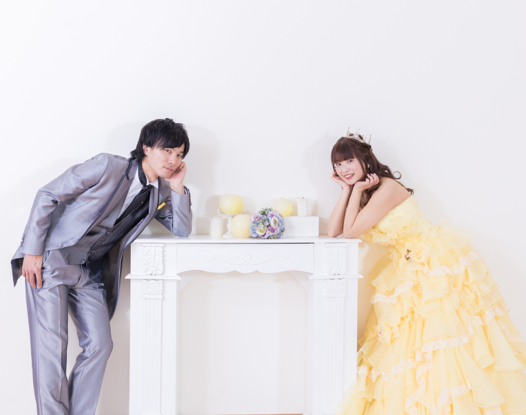 シンプルな背景でスタイリッシュに