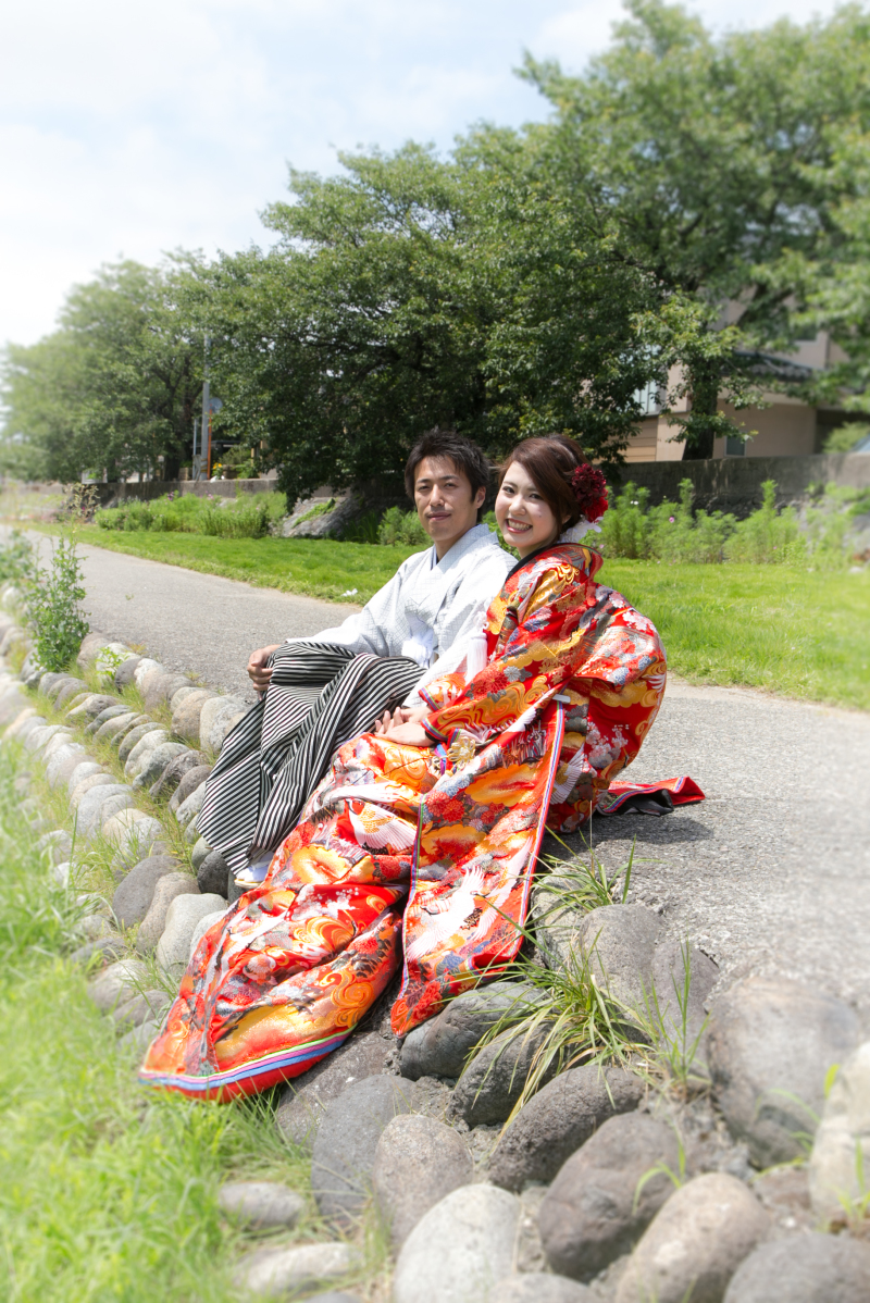 河原でのロケーション撮影くつろぎショット♪