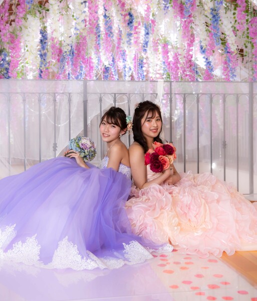 フラワーチャペルで背中合わせ♪