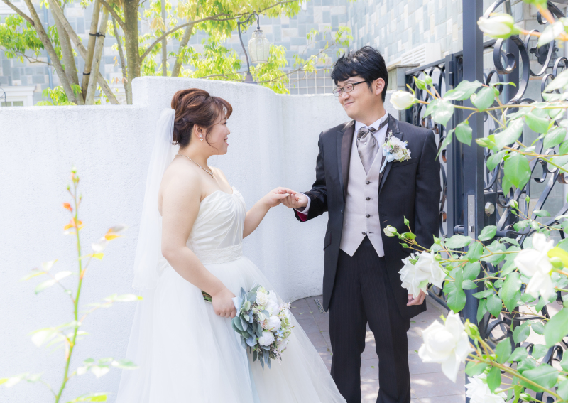 エントランスのバラも満開です！