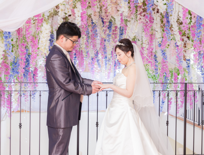 フラワーチャペルでの指輪交換シーン♪