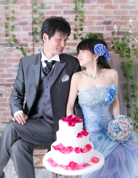 かわいいウェディングケーキにテンションアップ♪