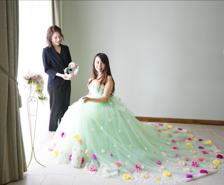 【フォトウェディング専門】貸切邸宅スタジオ アトリエ リシュマリア_ウエディングドレスが豊富