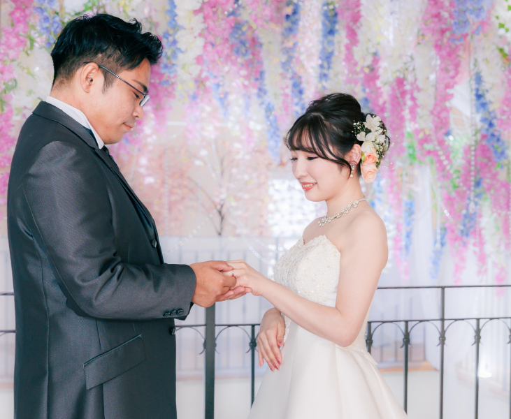 結婚式をしないお二人へ【洋装１着】挙式風シーン・家族写真・両親プレゼント・感謝を伝えるフォトウェディング♪全天候型貸切邸宅で安心