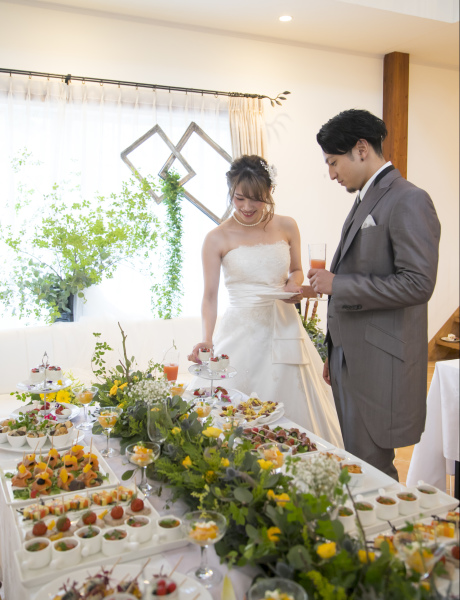 【10名様ビュッフェ料理付き】カジュアルなビュッフェパーティ＋洋装１着フォトウェディング♪