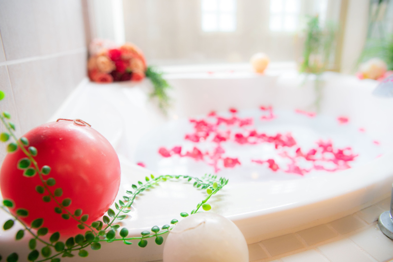 【ソロウェディング洋装１着ラグジュアリー】エステ＆フラワーバス＆ネイル＆ランチ＆アルバム付き！プリンセス気分を満喫♡