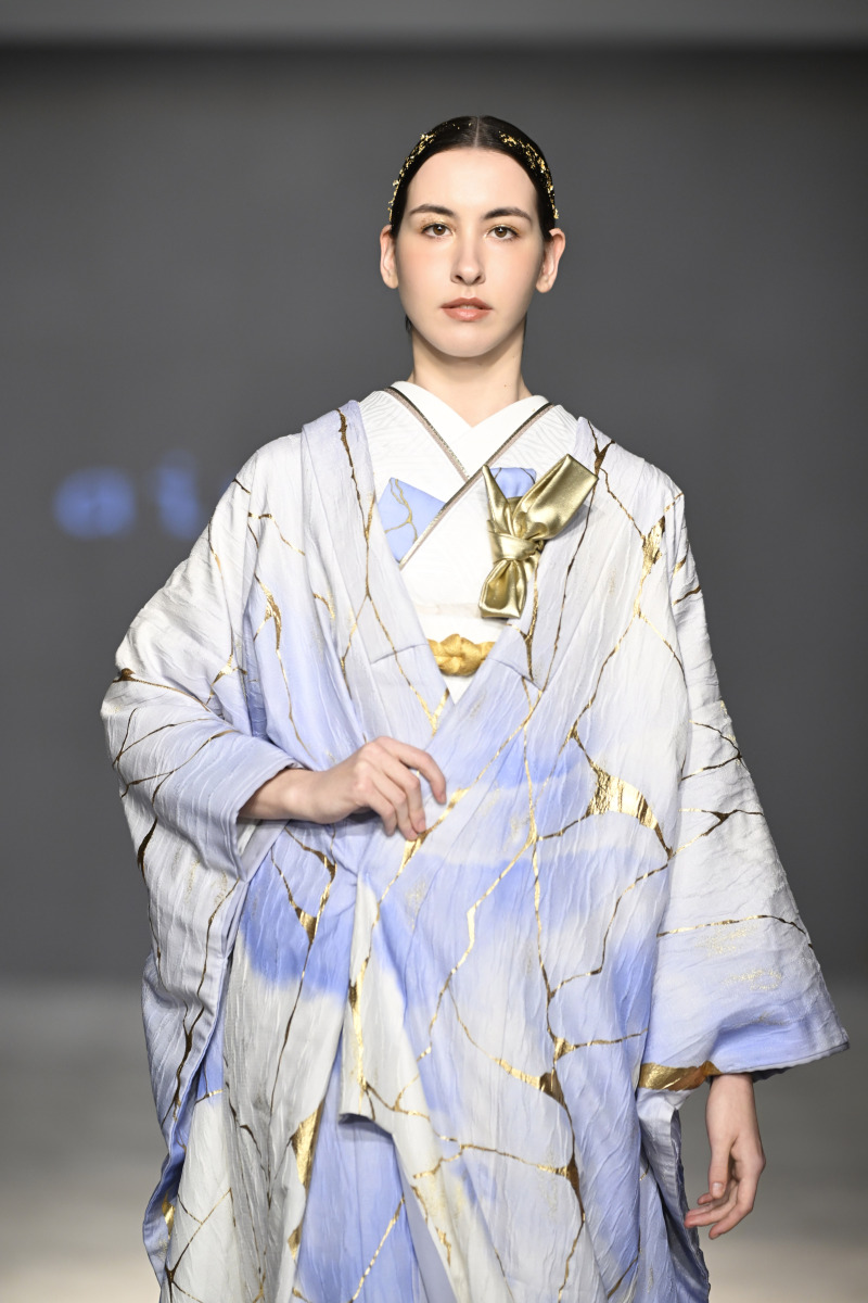 aimオリジナル衣装　金継ぎ打掛