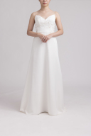 スレンダーラインドレス