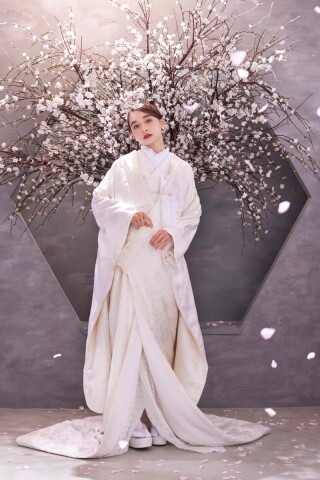 白無垢×ホワイトレース×ピンクライン