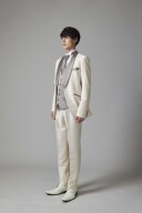 ホワイトカーキ(ネクタイver.)