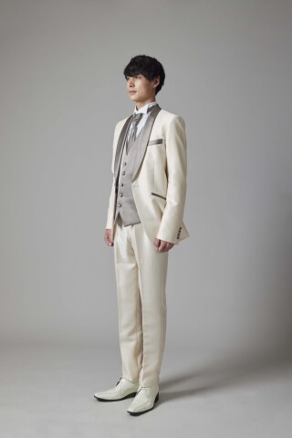 ホワイトカーキ(ネクタイver.)