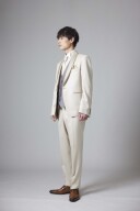 ベージュタキシード