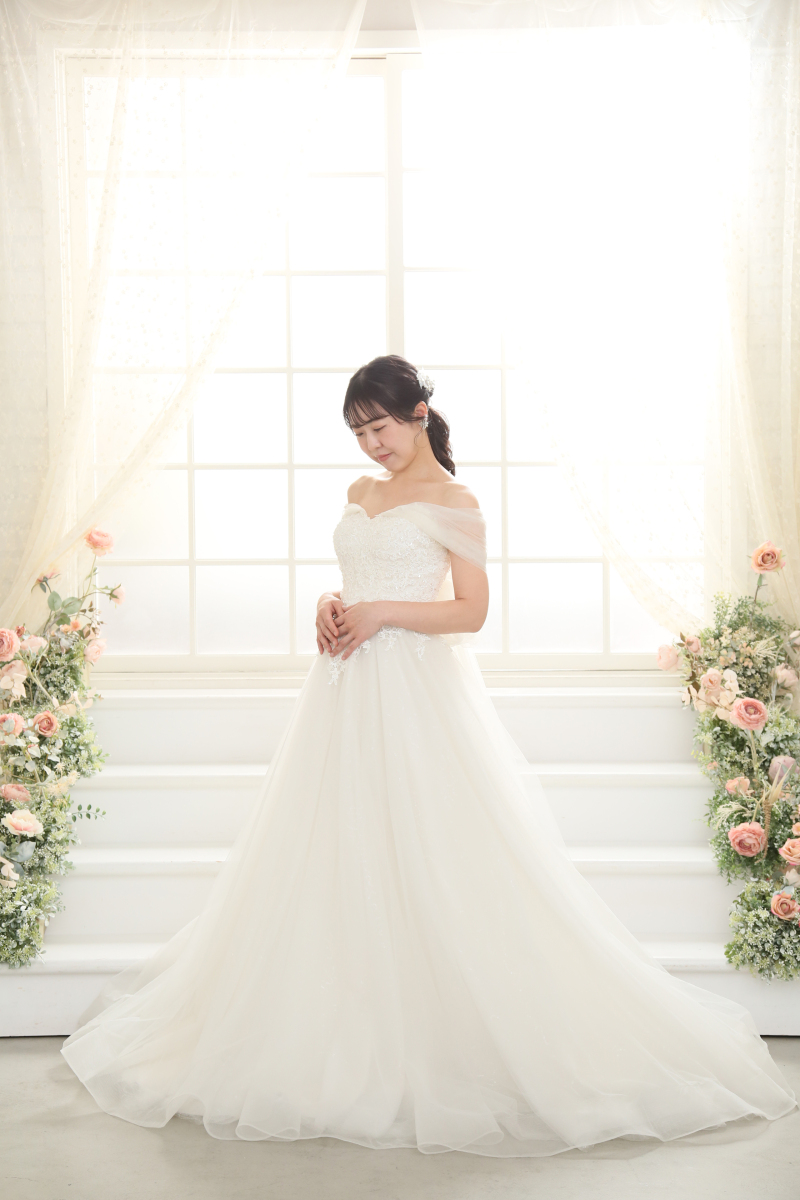 気に入ったドレスは見つかりましたか。