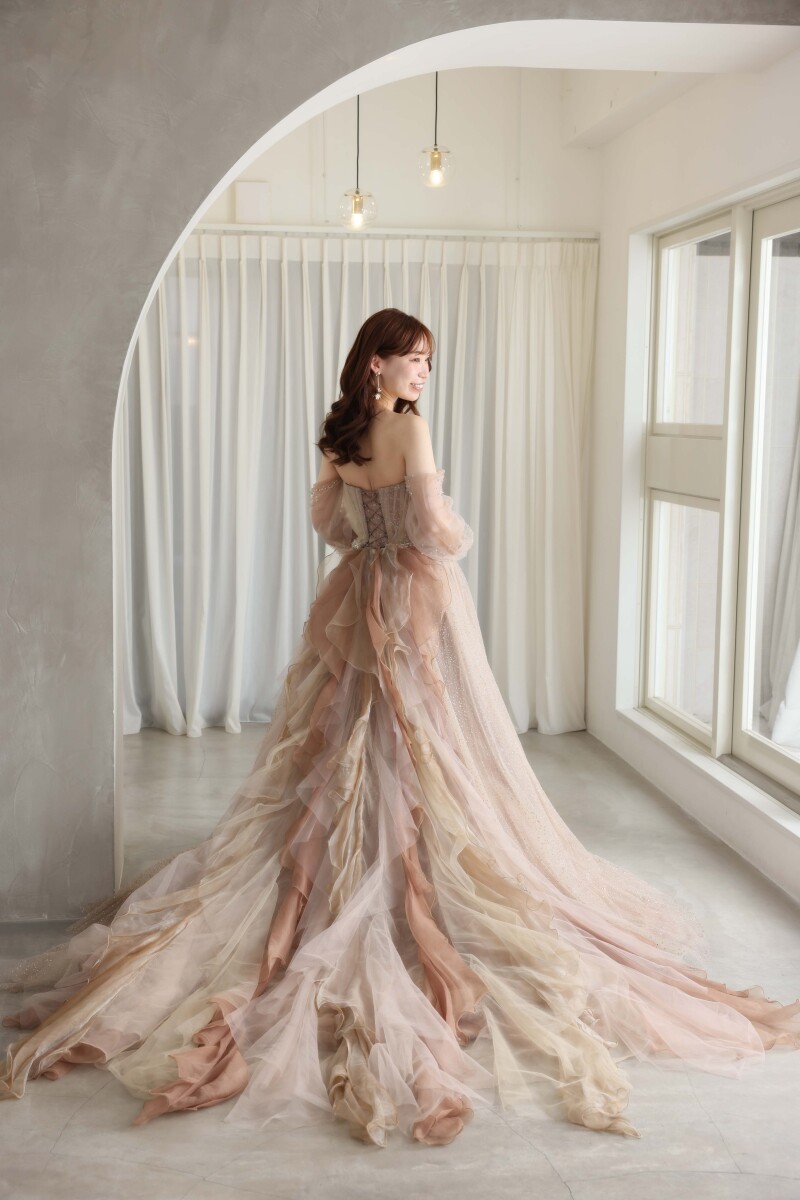 お嫁様のお衣装はどんなところに惹かれましたか?