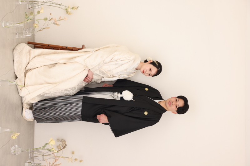 伝統的な座りポーズも豊富なバリエーションへ