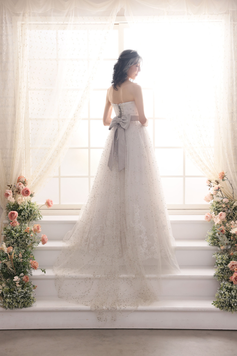 気に入ったドレスは見つかりましたか。