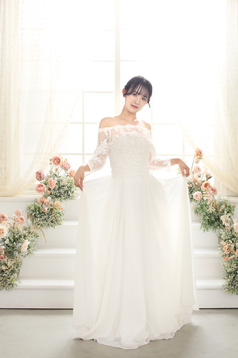 気に入ったドレスは見つかりましたか