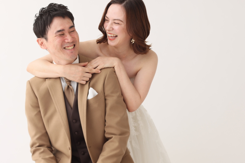 お互い顔を合わせる「見つめ合い」