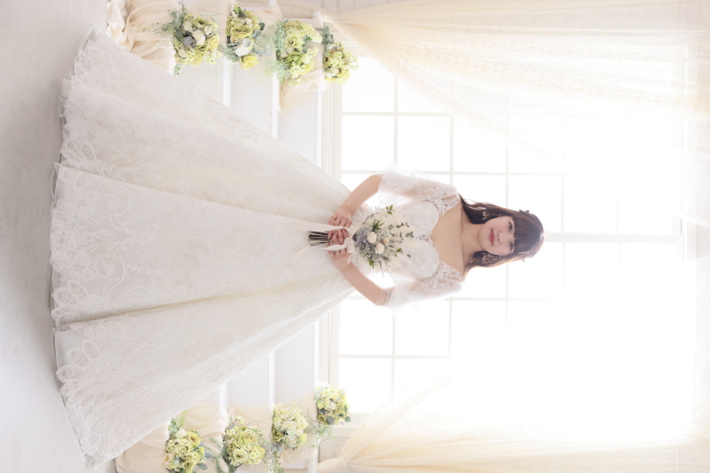 新作ウェディングドレス