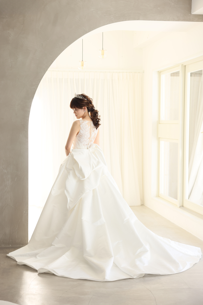 お嫁様のお衣装はどこに惹かれましたか？