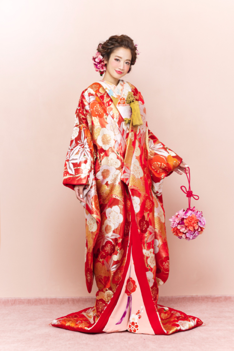 aim東京原宿店_色打掛・着物が豊富