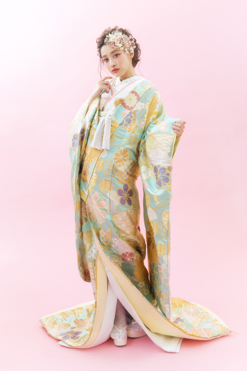 aim東京原宿店_色打掛・着物が豊富