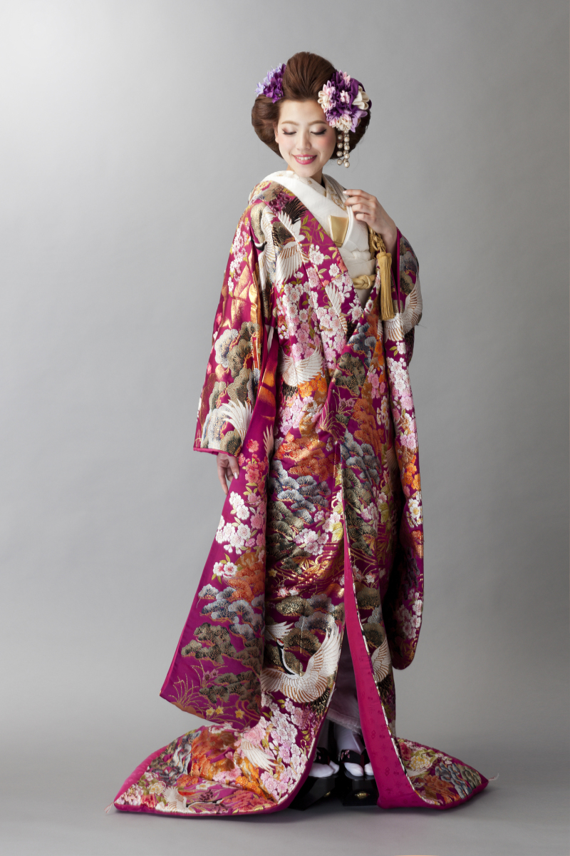 aim東京原宿店_色打掛・着物が豊富