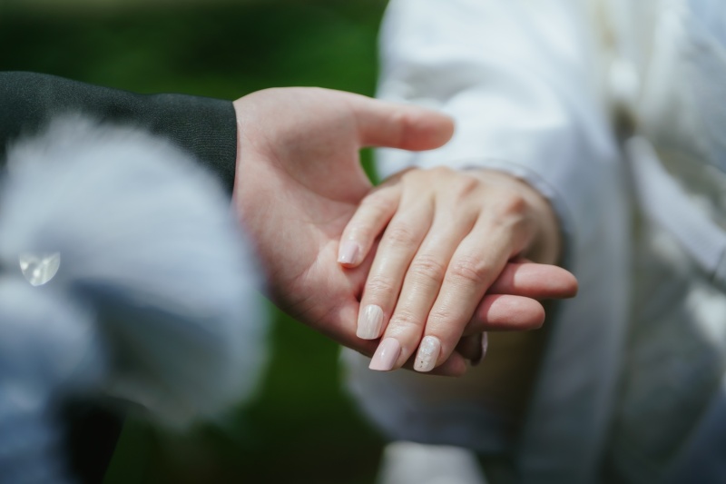 手と手