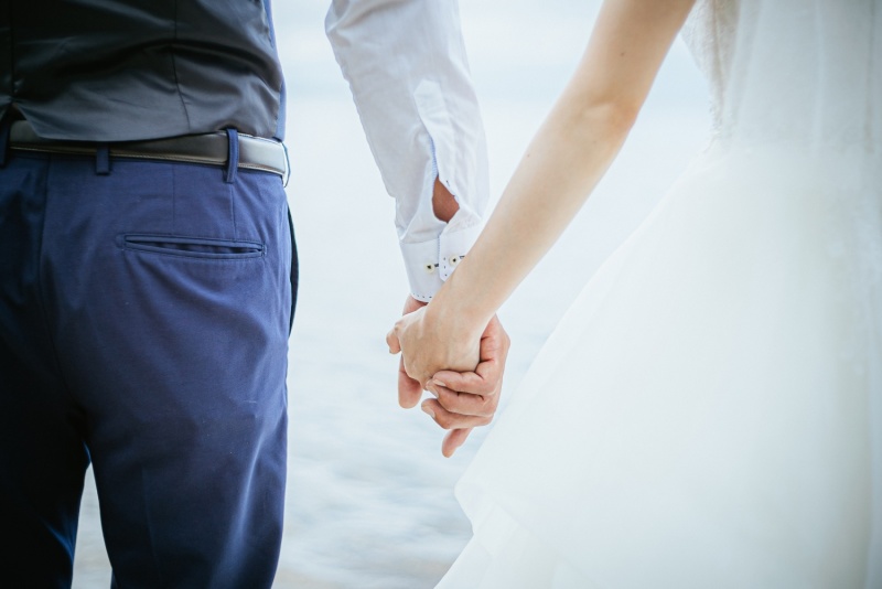 手と手