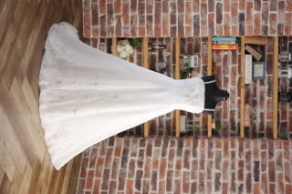 ウエディングドレス