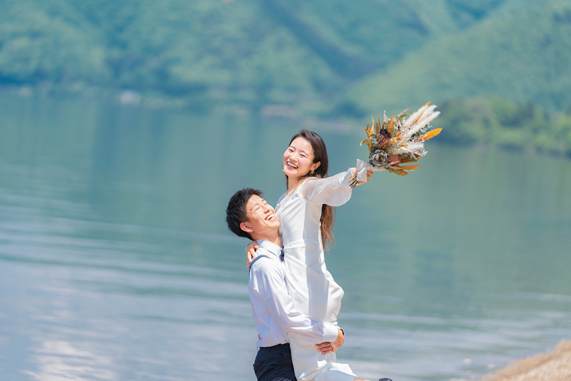 Gear up for Love! 大好きなキャンプで残す。至福の結婚前撮り