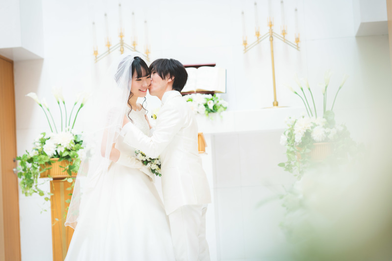 誓いのキスは頬に