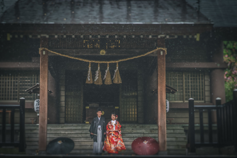 拝殿の前で神様に報告