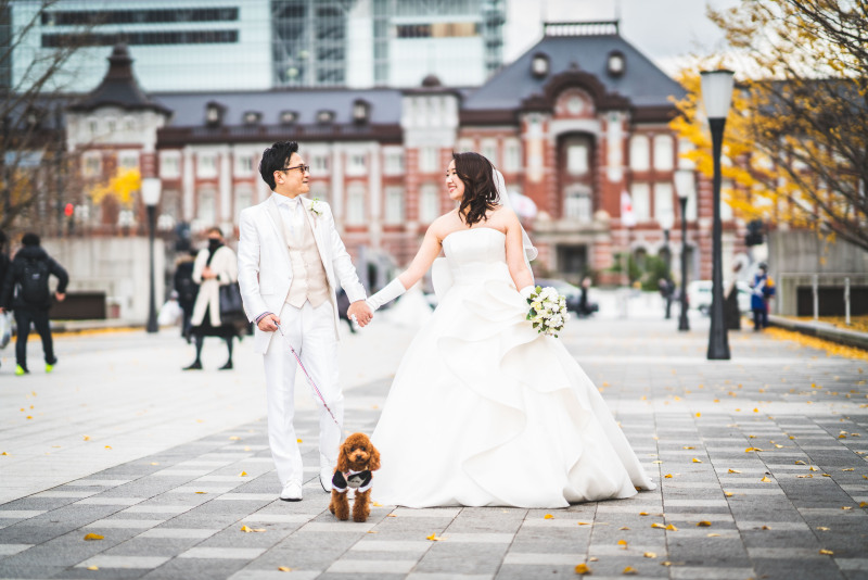 ロケーションは人気の東京駅や公園でも!