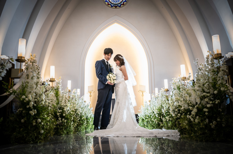 都内なら白亜の透明感のあるチャペルも素敵♪