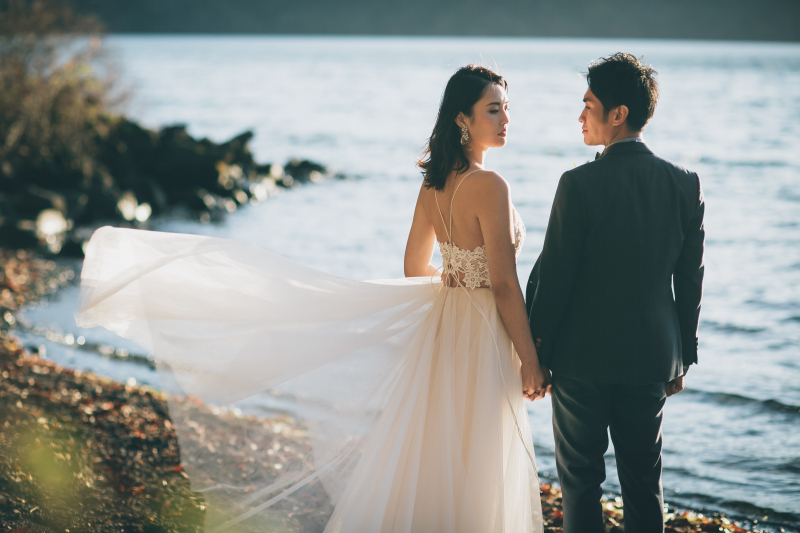 《インポートドレス》で叶える上質フォトウェディング|自由に選ぶ理想の撮影場所×家族同伴OK&美肌レタッチデータ付アルバム