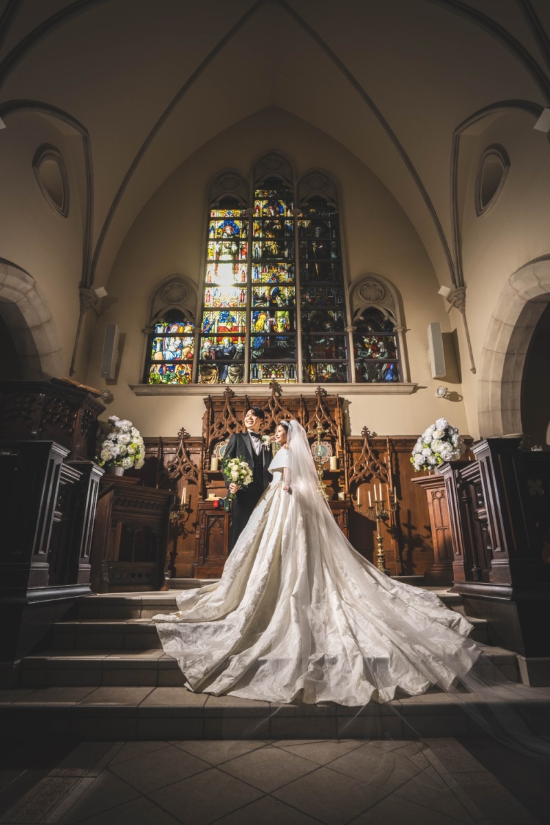 *早割*【各月4組限定】【ステンドグラスが美しいチャペル】×【自然】で叶える上質なフォトウエディング|美肌レタッチ+アルバム付